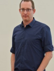 צבי באטוס